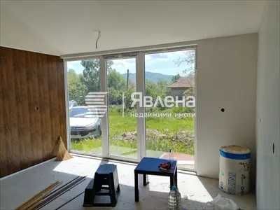 Продавам къща с цена на апартамент в София