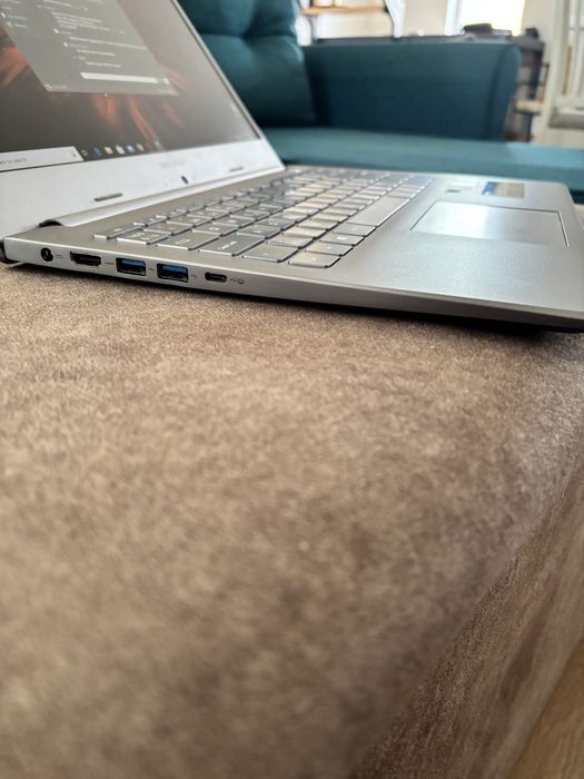 Laptop Gaming• i7-10th gen• 16gb ram DDR4• Nvidia• taste luminate