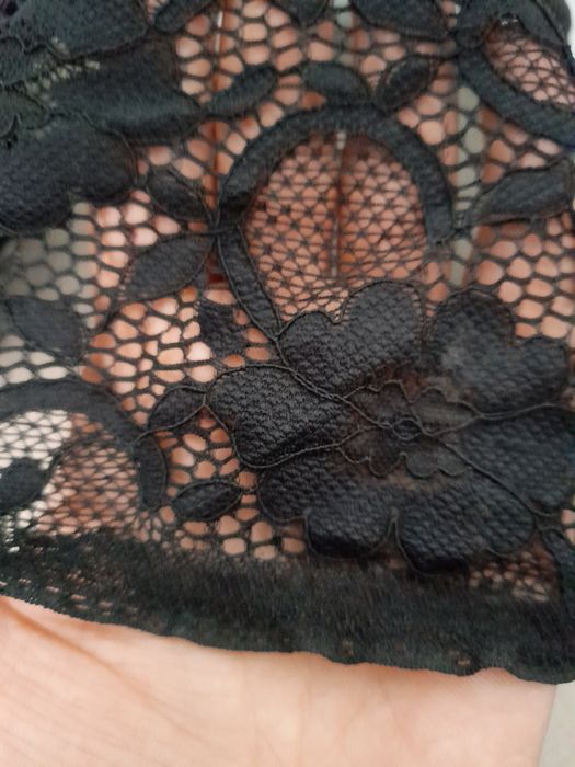 Dantelă elastică
