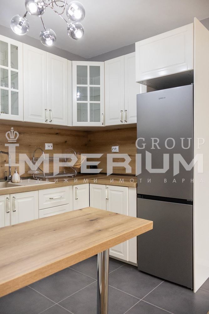 Дава се под наем Двустаен апартамент в Варна, Чайка - 75 кв.м за 816 € - Снимка #11