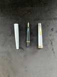 Stilou SHEAFFER penita din aur de 14K in stare excelenta