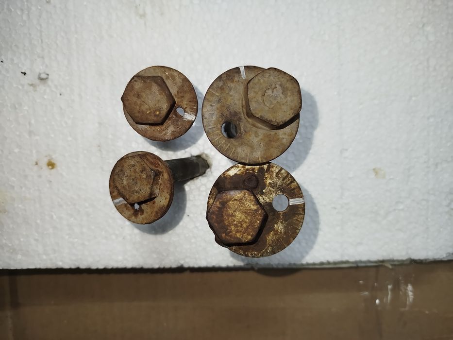 Продам запчасти Мицубиси делика кирпич, L300