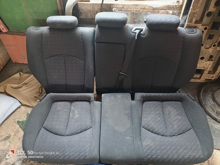 Подарявам кори и задни седалки заа Mercedes W211 комби