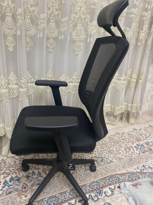 Офисная кресло ортопедическая