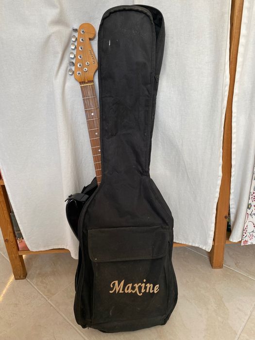 Електрическа китара Maxine нова