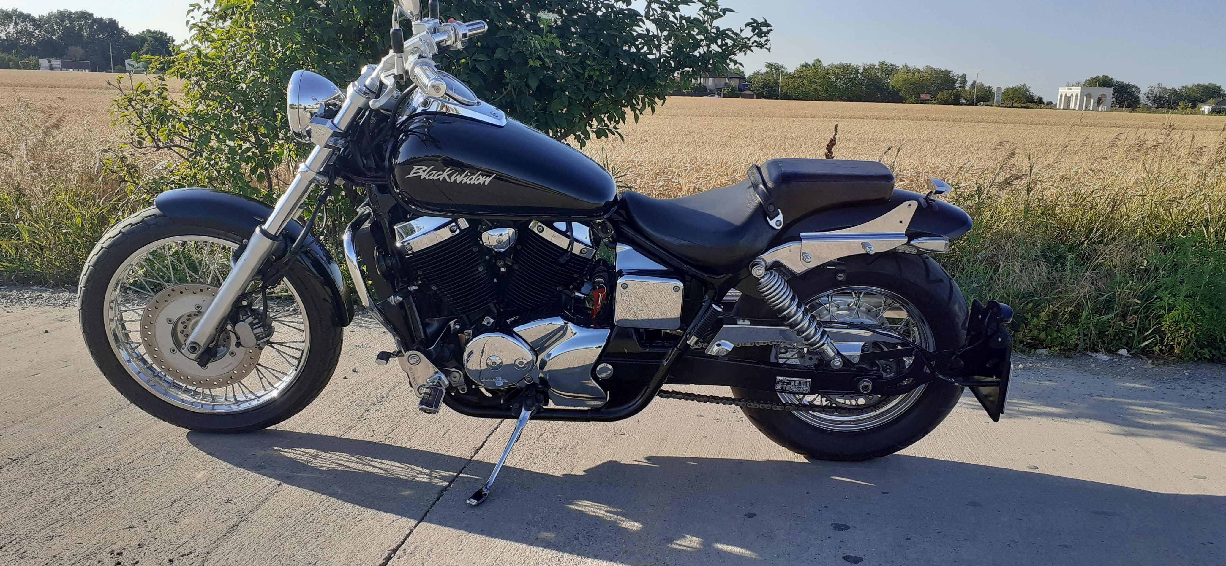 Honda VT 750 DC Black Widow