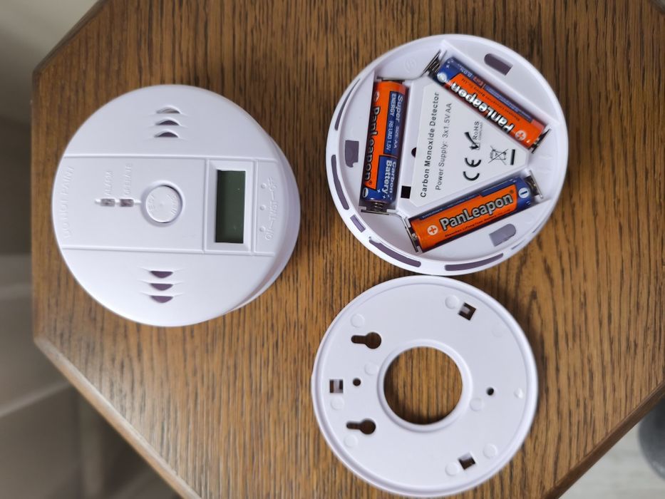 Продам два новых датчика определения угарного газа.