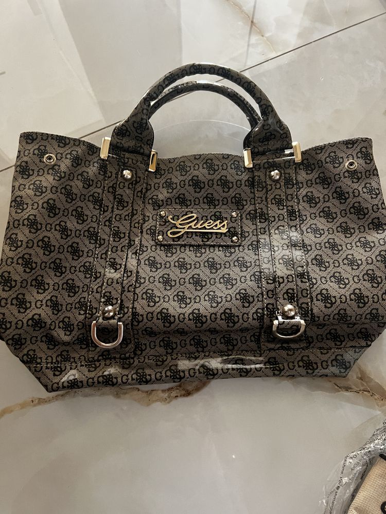 дамски чанти Guess/Moschino