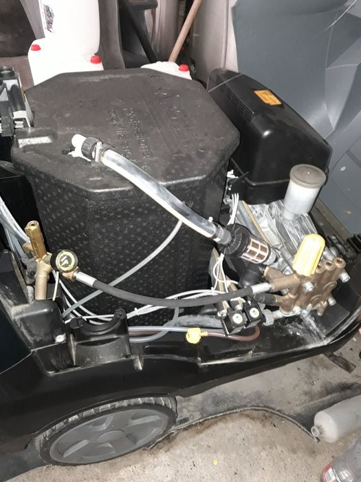 Pompa de spalare apa calda Karcher HDS E8/16