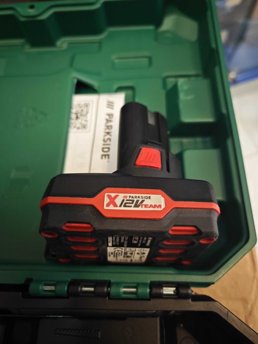 Fierăstrău pendular Parkside 12v