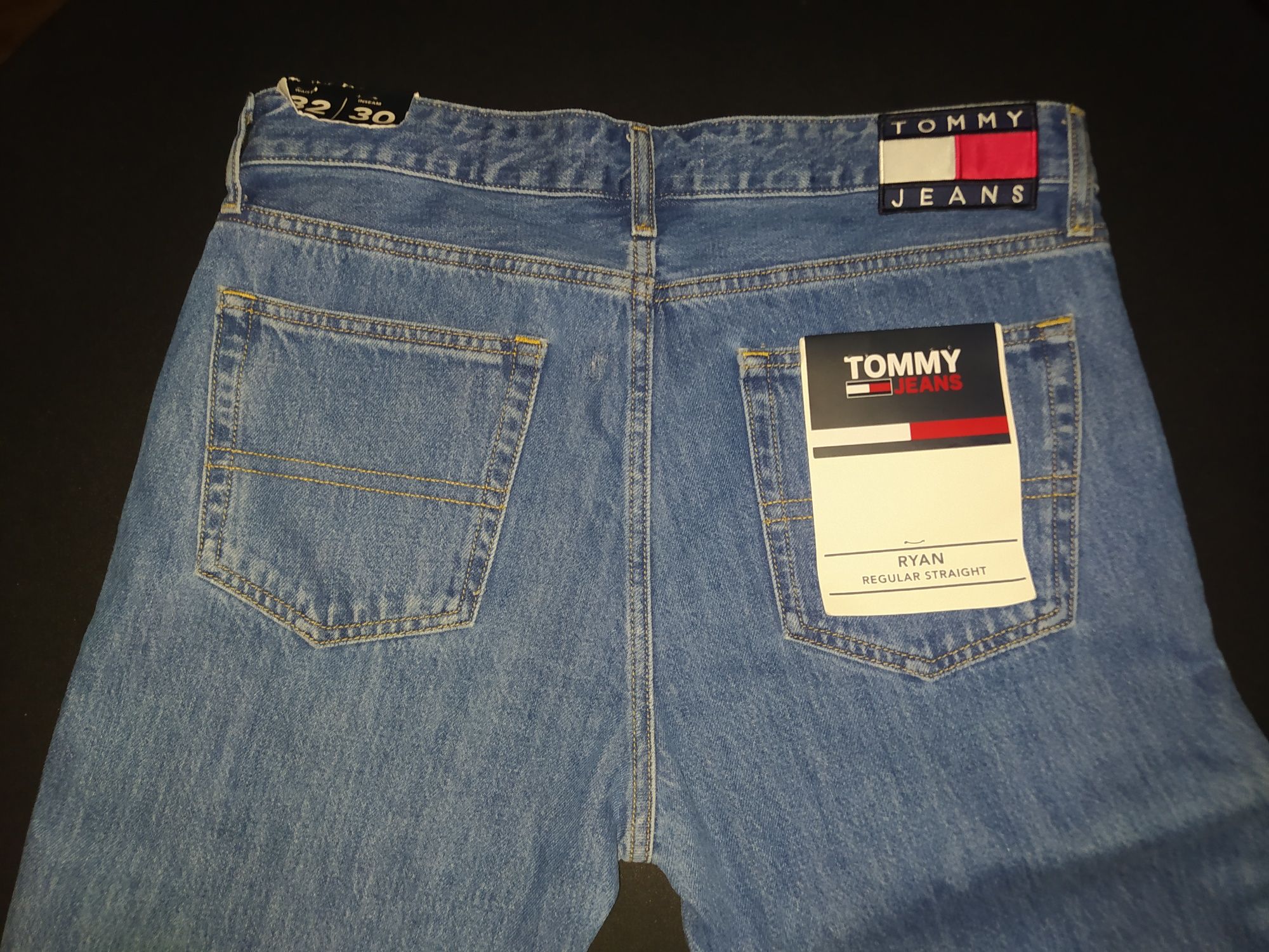 Нови мъжки дънки Tommy Jeans 32/30 с лек дефект