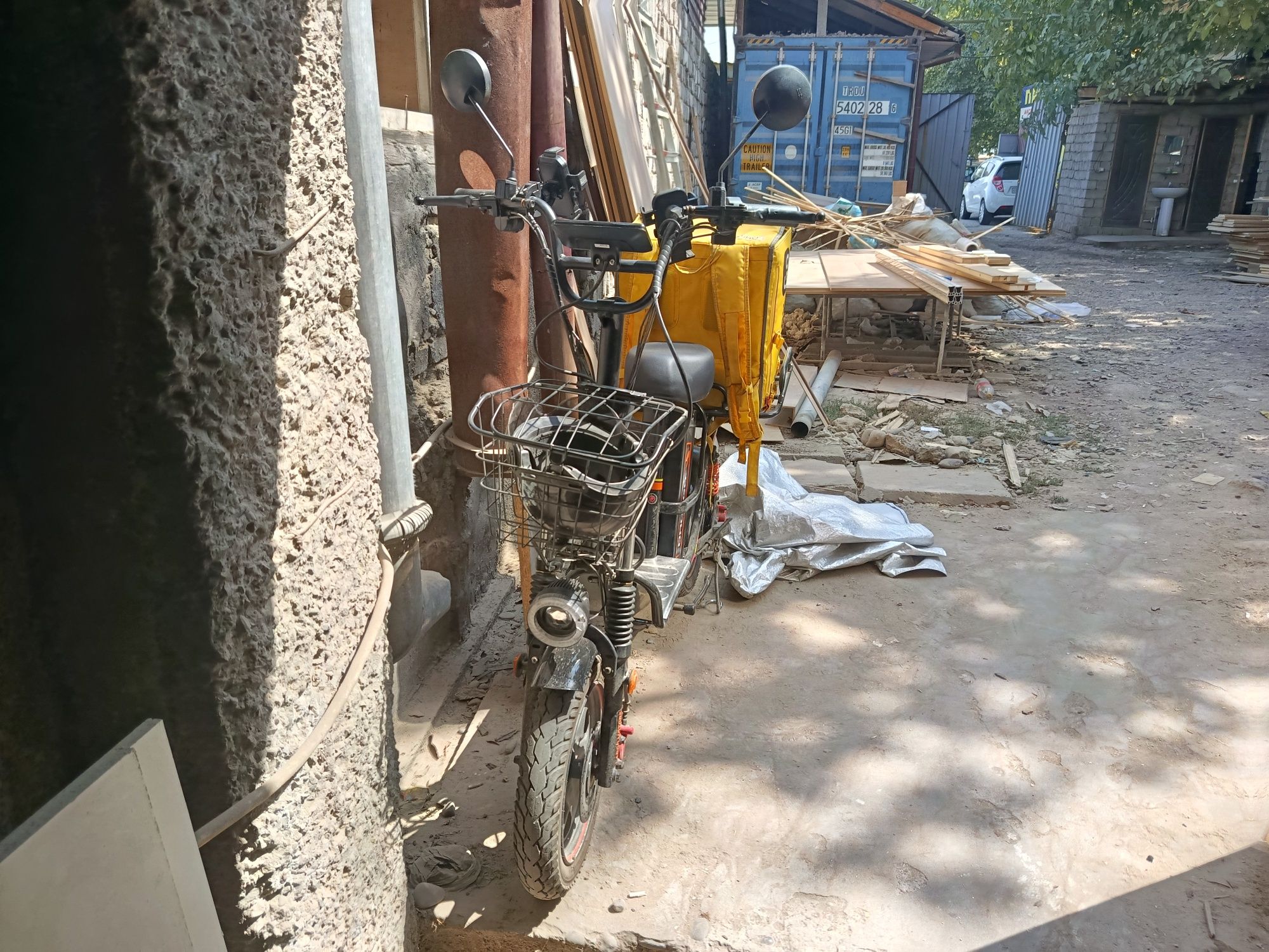Srocha pul zaril sotiladi 
2 ta akumlator bor bir oy bolm