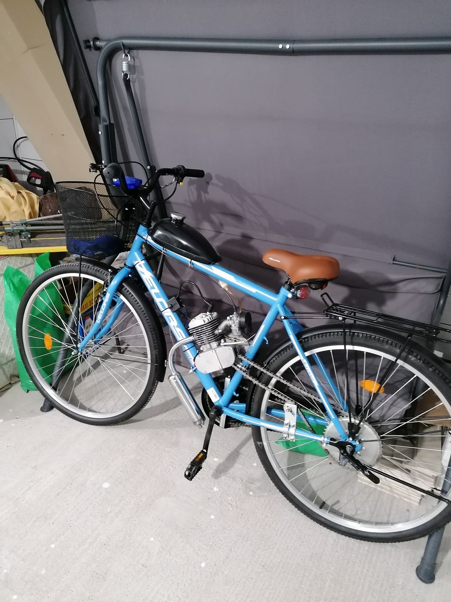 Bicicleta cu motor