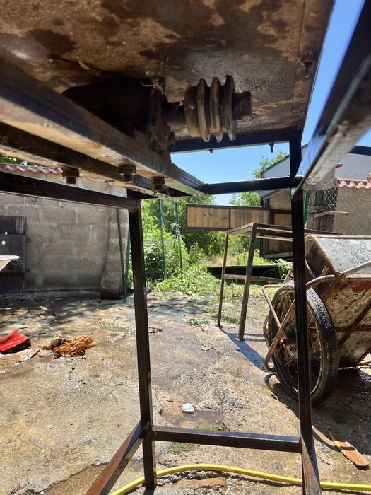 Метална маса за Цирколяр