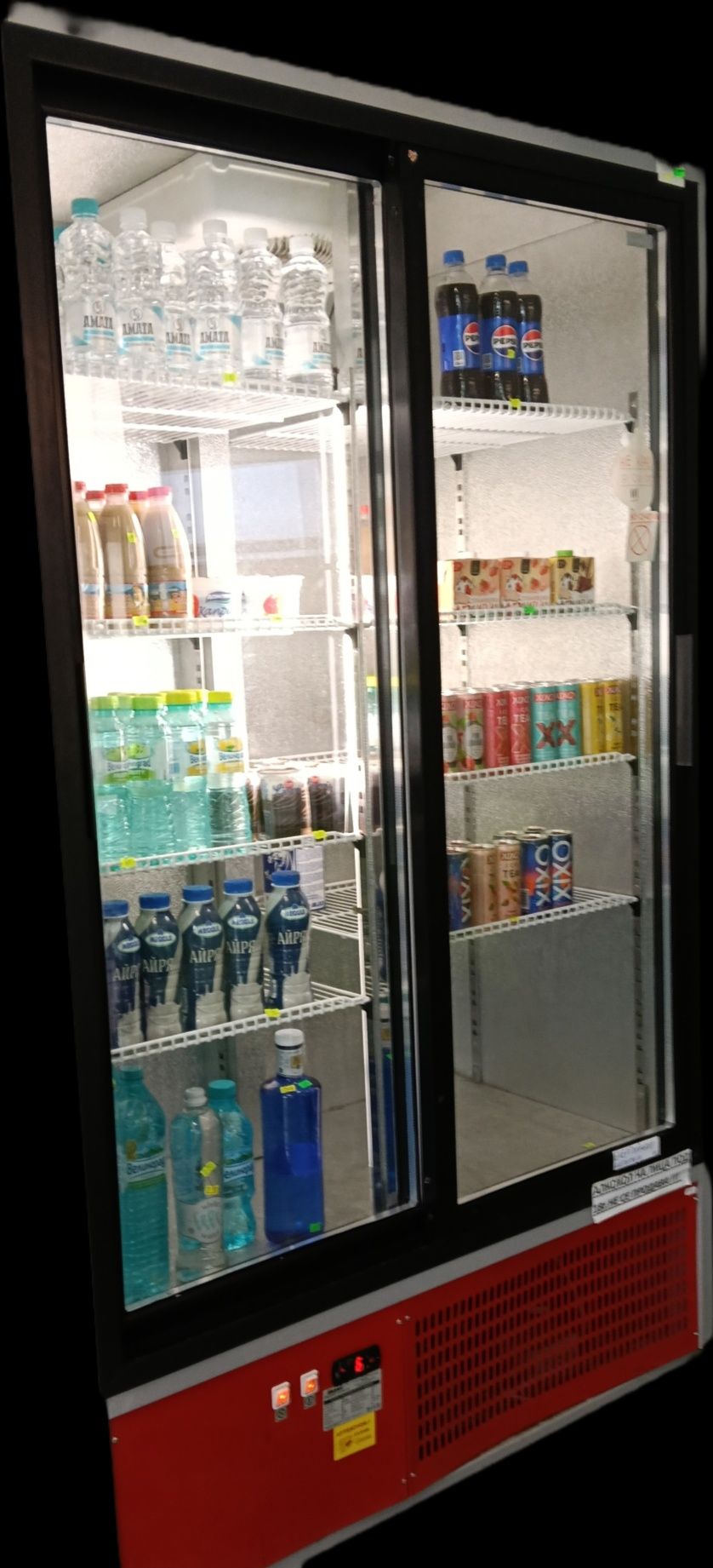 Продавам двойна хладилна витрина