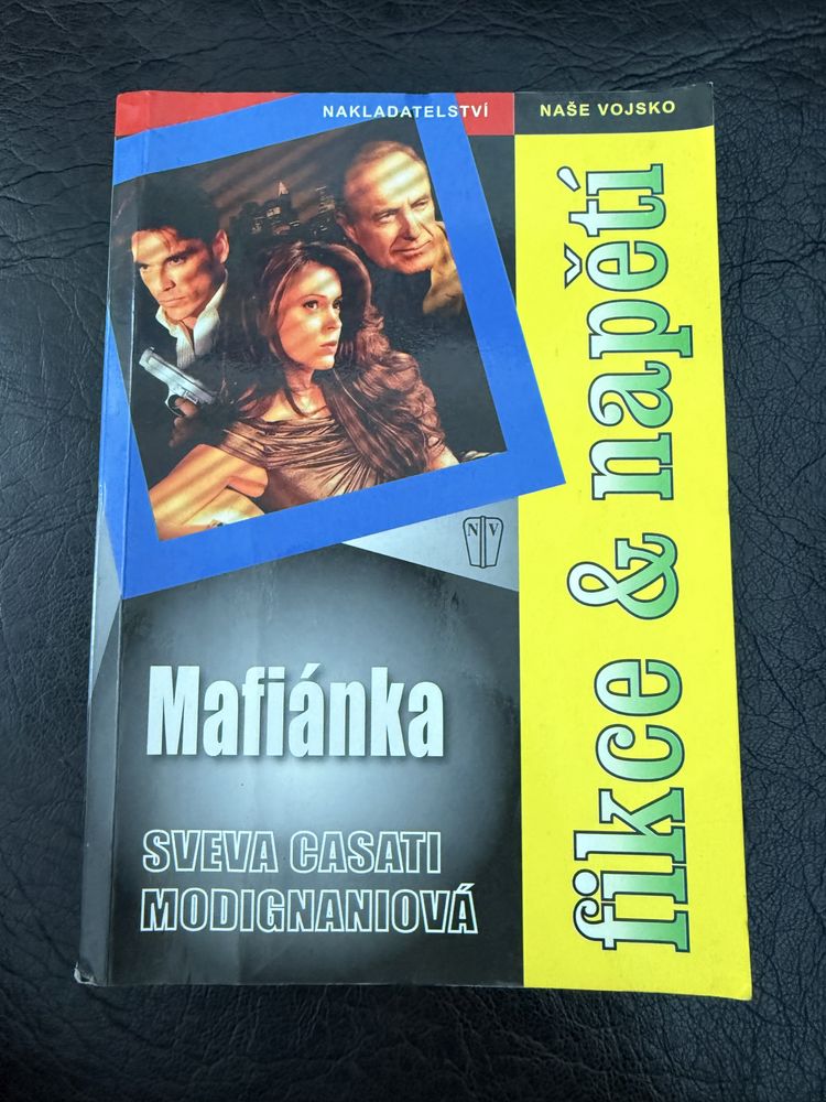 26 книги чешка ретро литература (плюс 3 български книги)