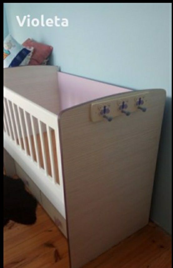 Детска дървена кошара+ скрин с чекмеджета