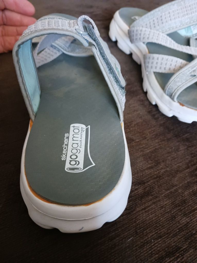 Papuci skechers gagamat mărimea 38