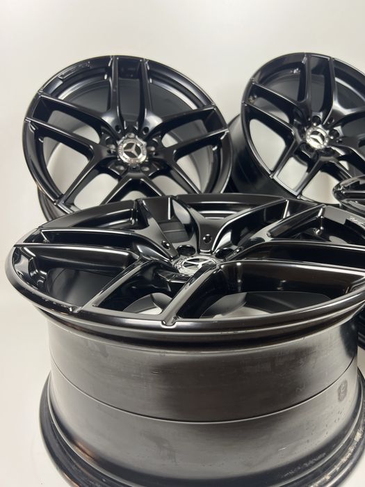 Se vinde set jante originale Mercedes Benz AMG R19