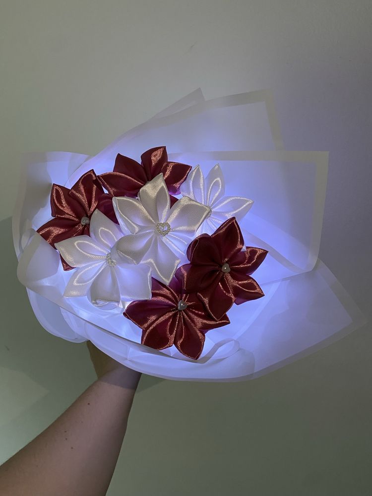 Buchete flori/trandafiri din satin