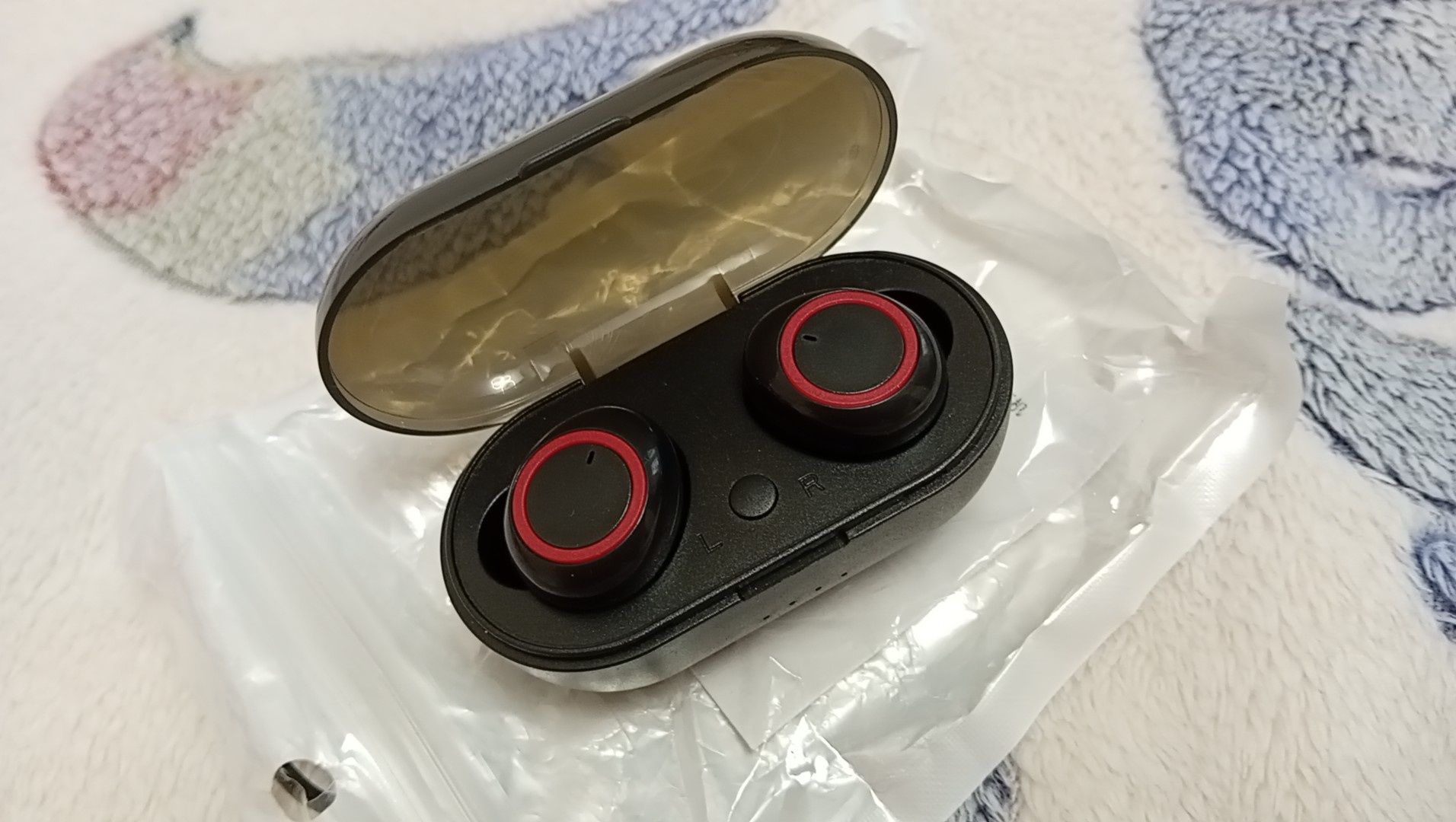 Căști earbuds wireless