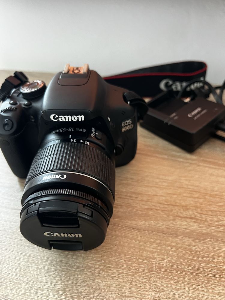 Фотоапарат Canon EOS 600D