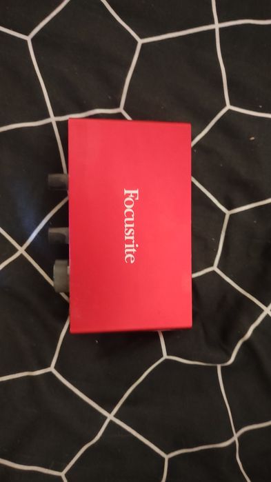 Продам аудио интерфейс(звуковую карту)Focustrite Scarlett solo v.3
