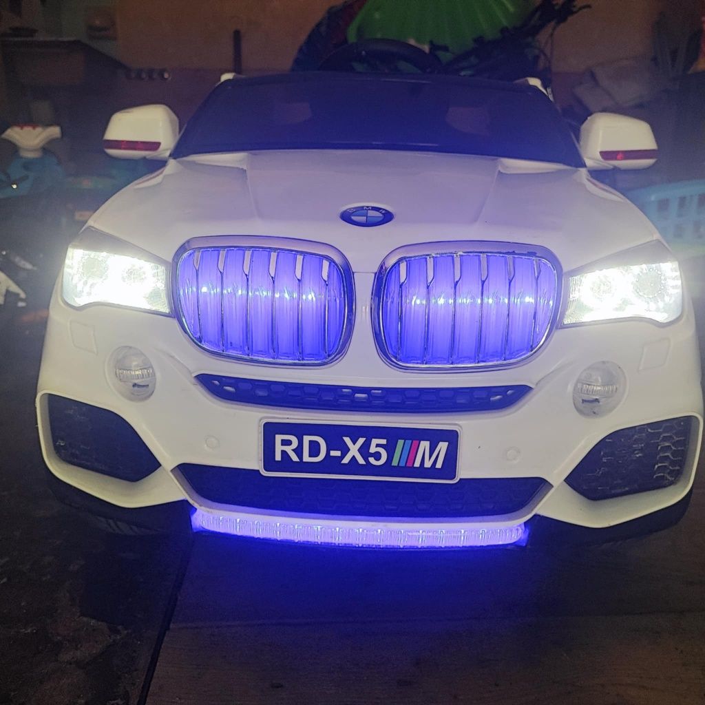 Акумулаторна кола BMW