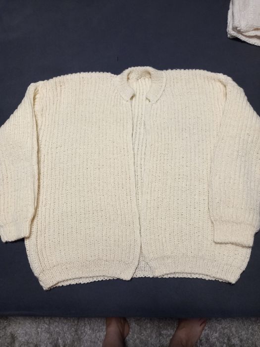 Vând cardigan scurt