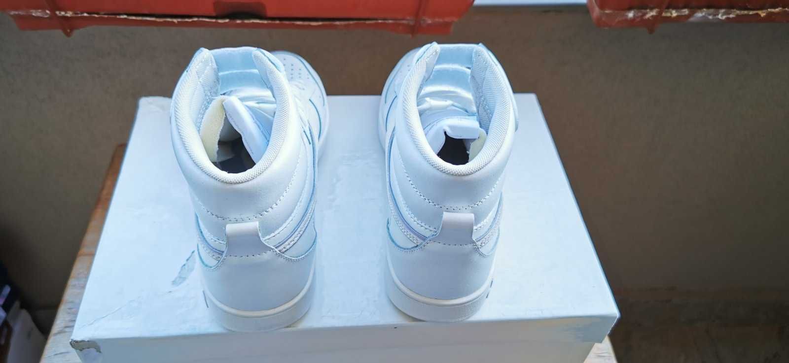 Оригинални маркови дамски кожени сникърси DIADORA - 38 номер