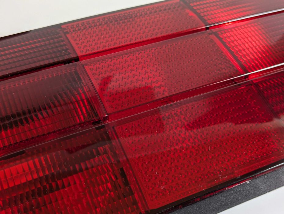 Стопове БМВ Е30 Нови Фабрично червени Троен стоп BMW E30