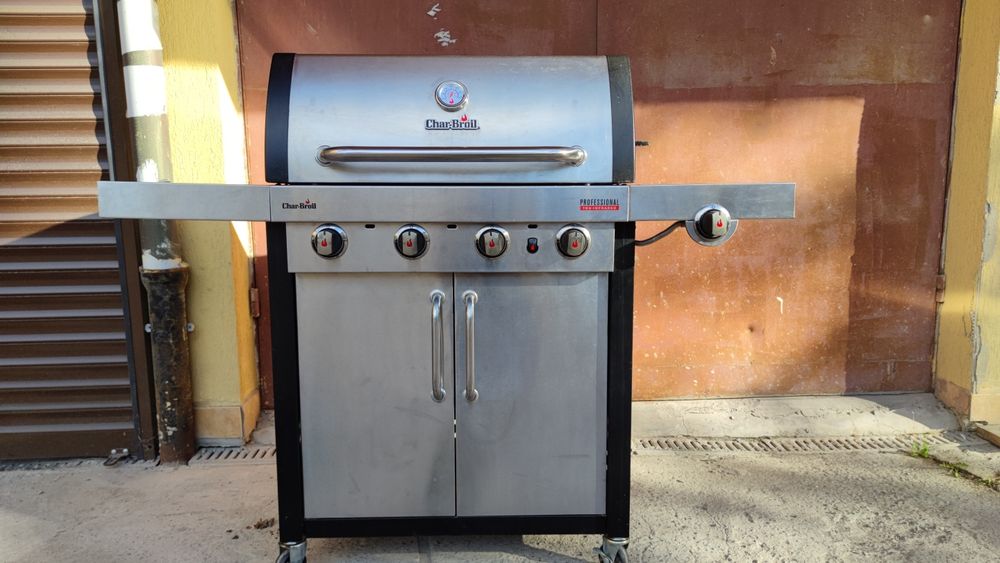 Газово барбекю Char-Broil Professional 4400S