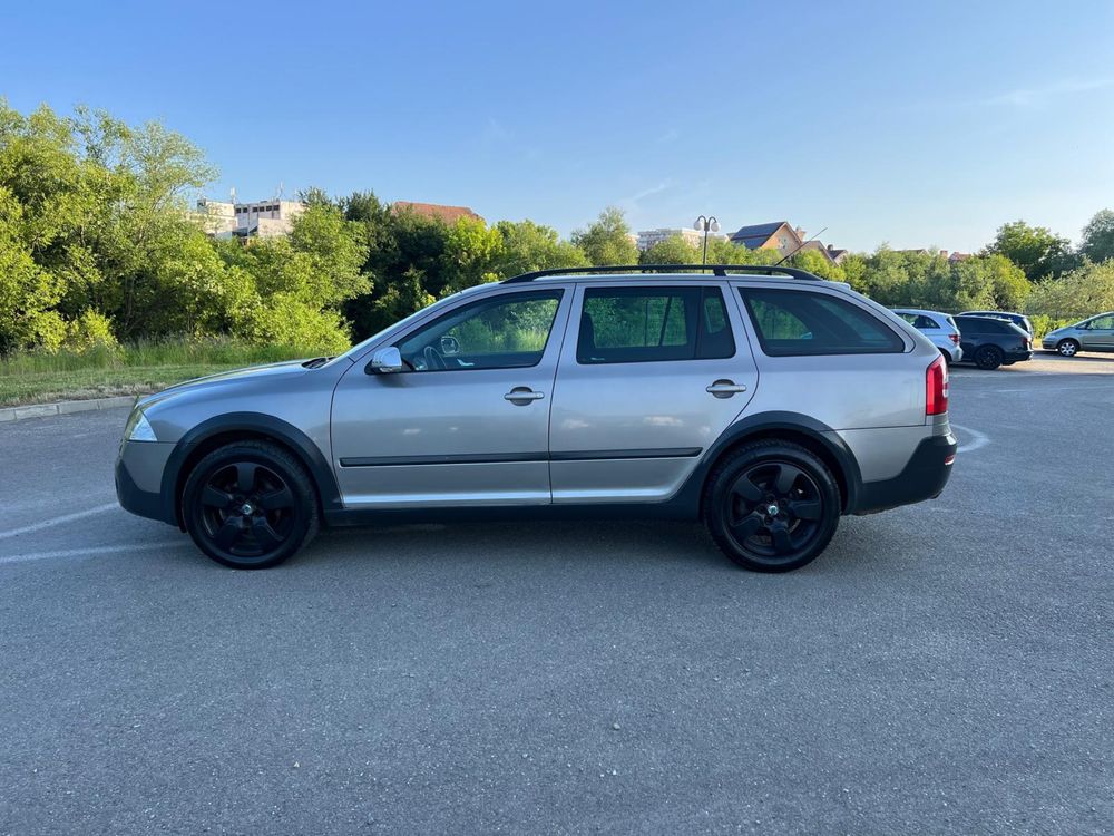 Skoda Octavia SCOUT /2.0 TDI/ 4x4/Xenon/Climatronic
