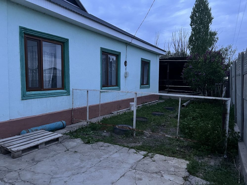 Продается дом + времянка , есть сарай, сеновал , навес