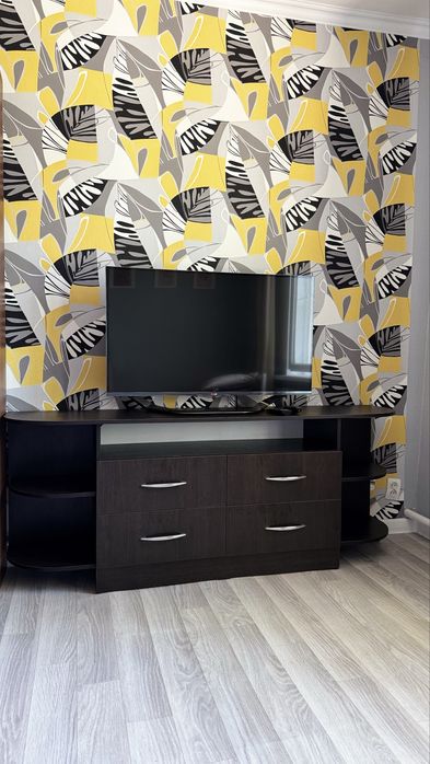 LG smart tv 42 дюйма (107см по диагонали) + тумба