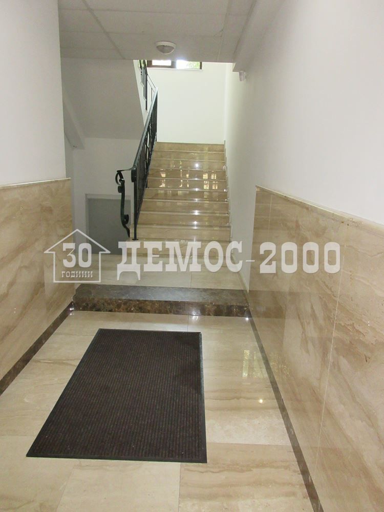 Дава се под наем Двустаен апартамент в Варна, Общината - 62 кв.м за 484.5 € - Снимка #3