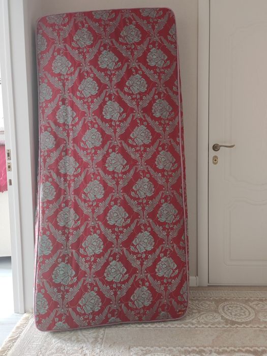 Кровать и матрас