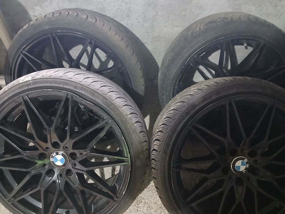 Vând jante BMW R19