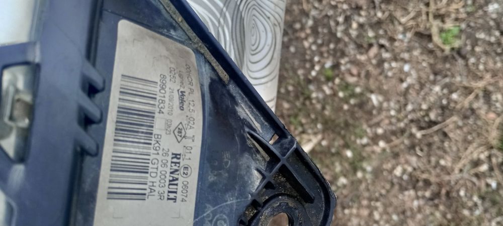 Vând faruri Renault laguna 3