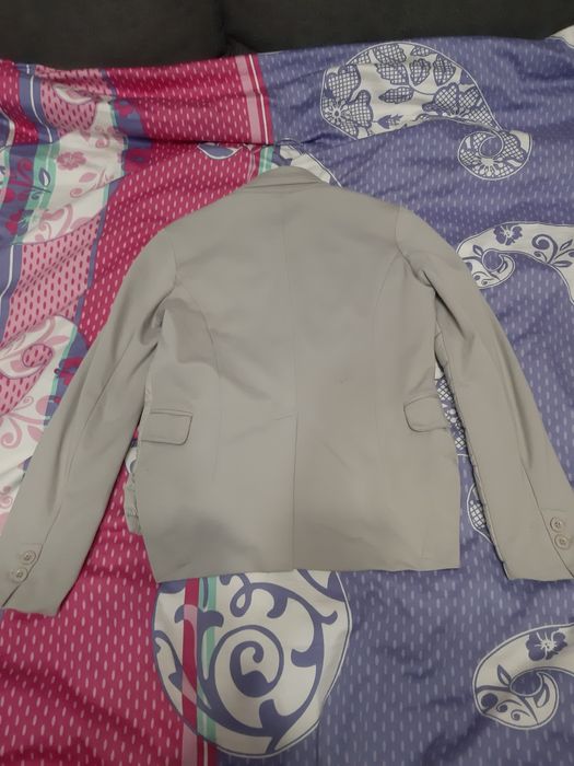 Vând geacă femei primăvară