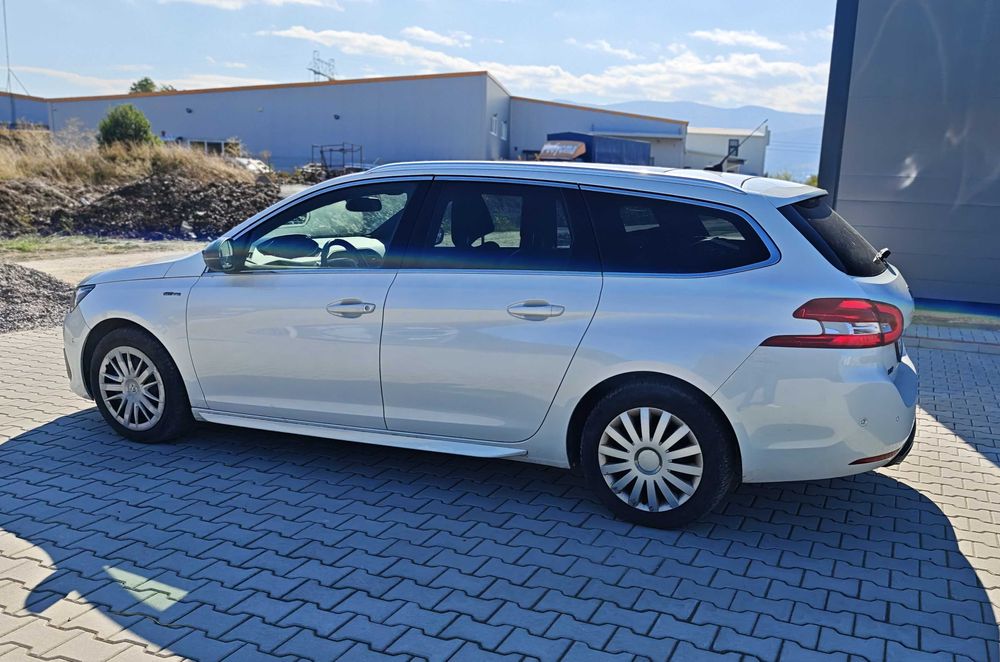 Peugeot 308 SW, 2018г. бензин 1.2, 130 к.с. GT-line, внос от Швейцария