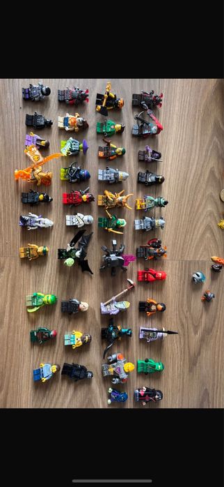 Продаю лего фигурки