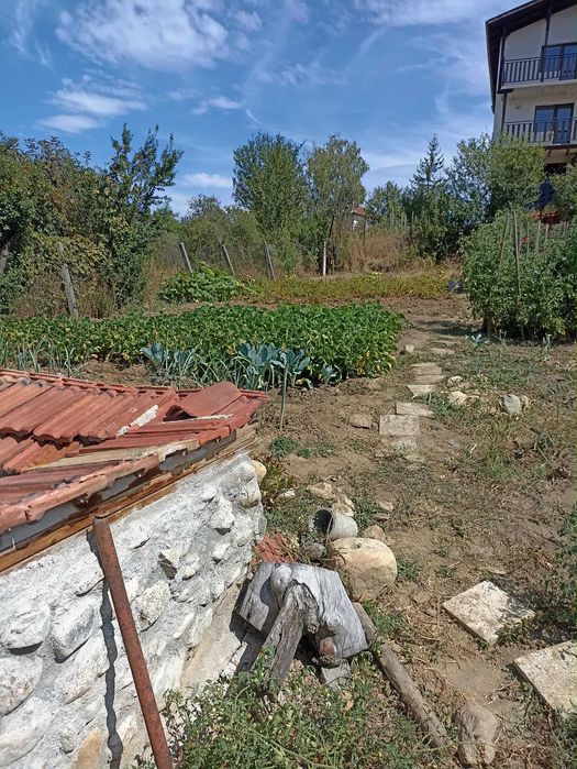 Реновирана къща с двор и гледка към Пирин и Рила – с. Долно Драглище