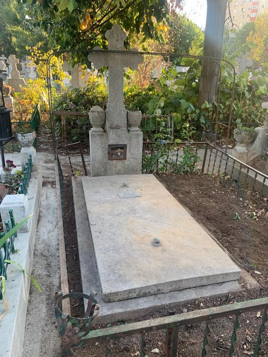 2 locuri de veci in Cimitirul Parohial- Bun Vestire Bellu