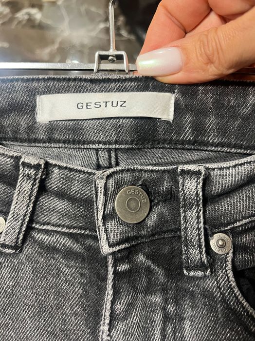 Дамски слим дънки