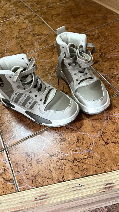 Детские демисезонные ботинки