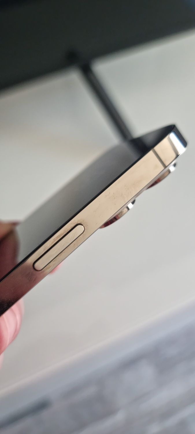 iPhone 14 PRO ...