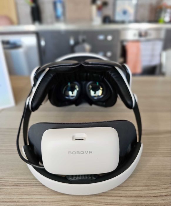 Meta Quest 3 (128GB) + Пълен комплект (слушалки, каишка, кейс, кабел)