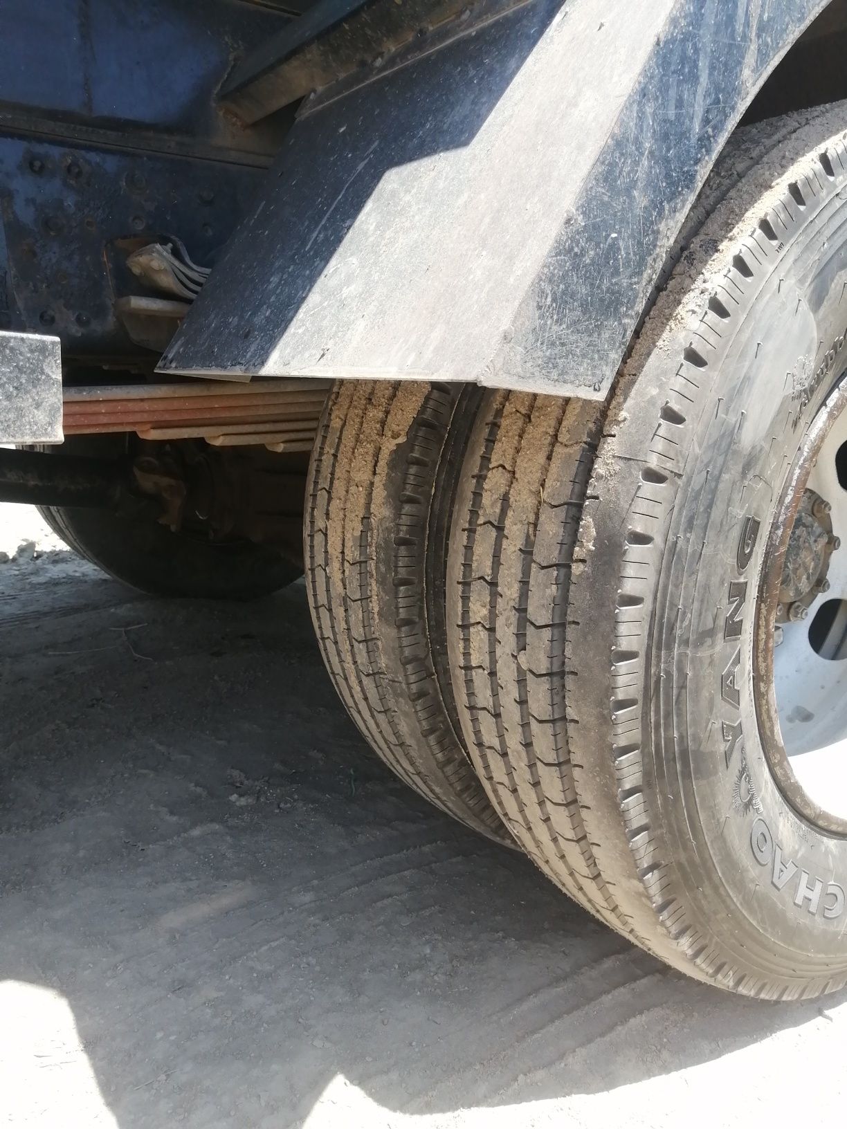 Isuzu samasval 6 ta Yengi balon ishlash ga tayyor