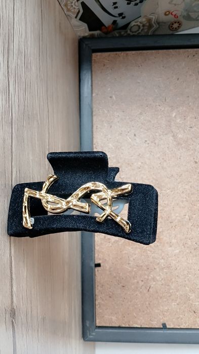 Chiroyli skromniy zakolka